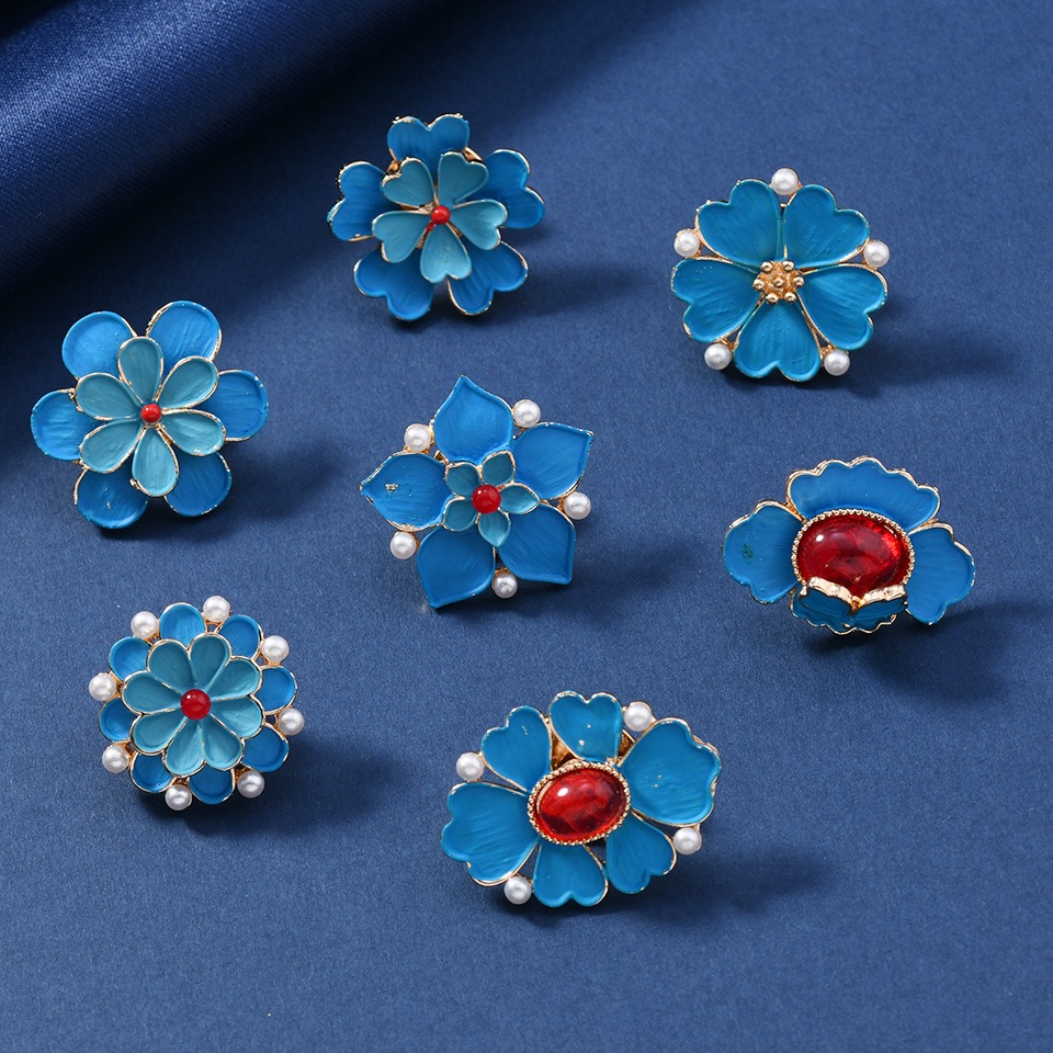 Vintage Fashion Knitwear - Vintage Enamel Blue Flower Brooch Elegant