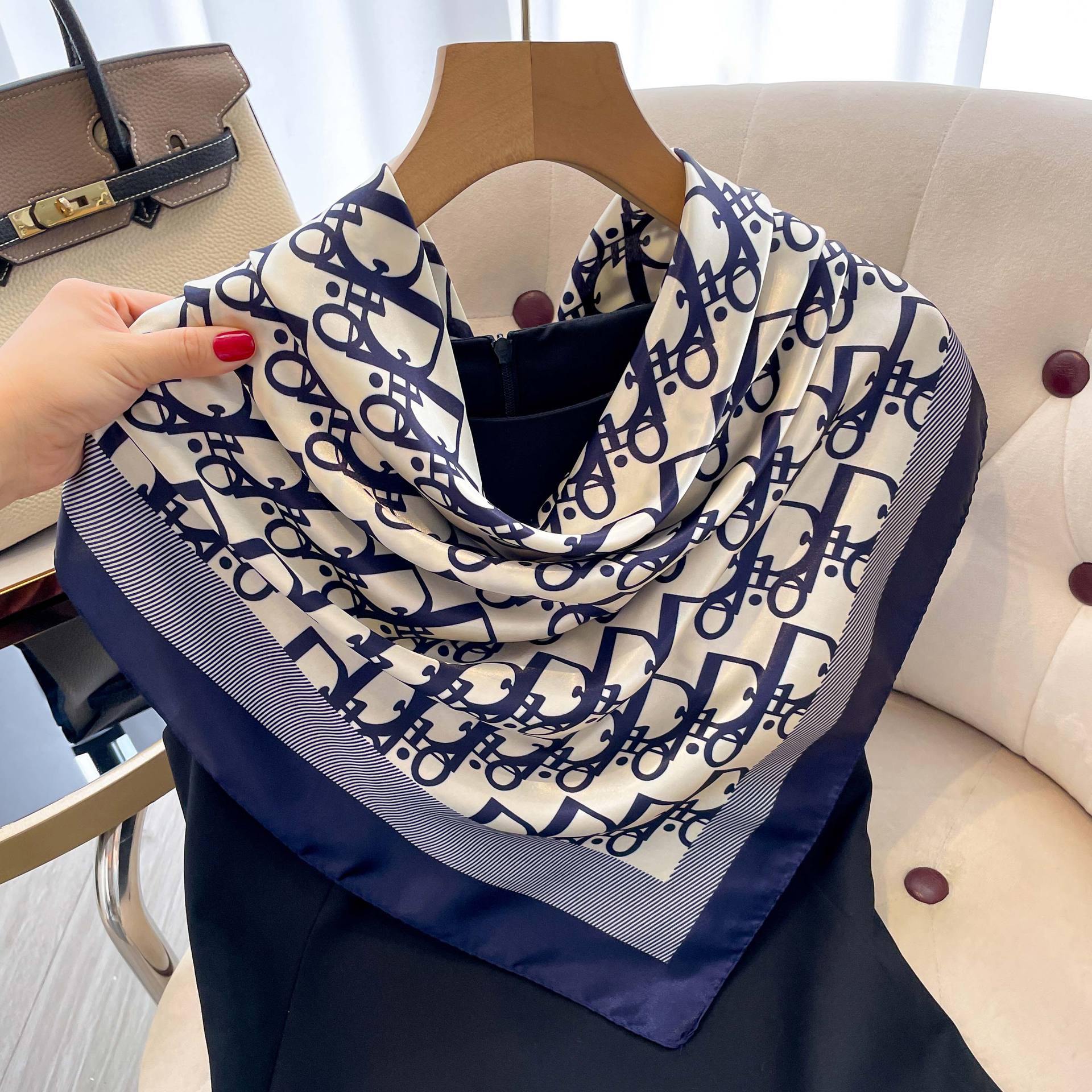 1 Pcs 90cm Ladies' Silk Scarf  - Vintage Fashion Knitwear 评论和价格