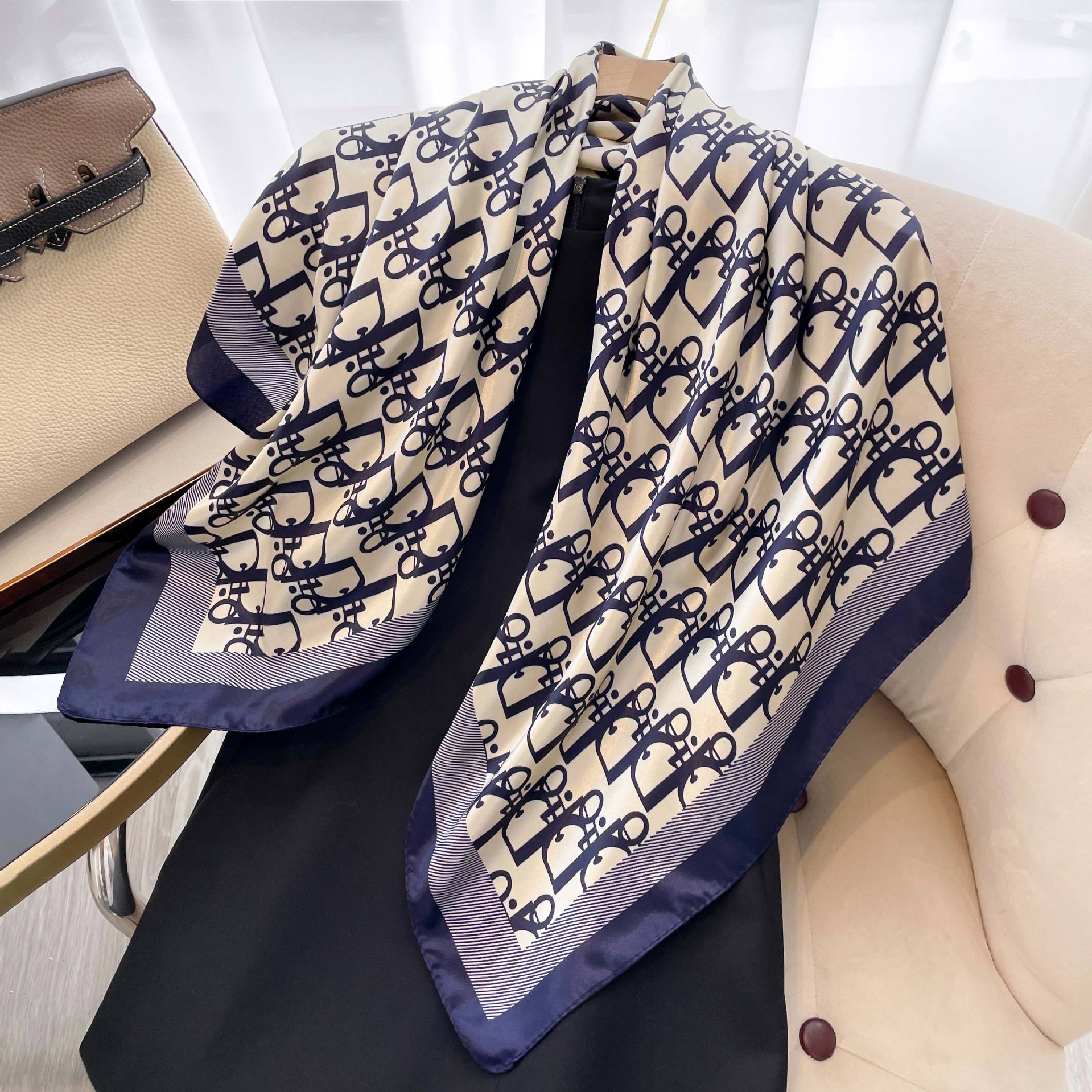1 Pcs 90cm Ladies' Silk Scarf  - Vintage Fashion Knitwear 评论和价格